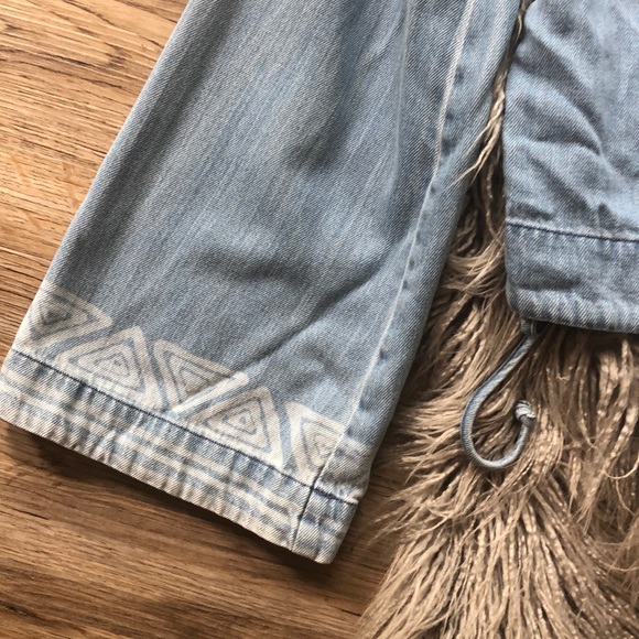 Cloth & Stone Jean Wrap Top - Picture 4 of 5